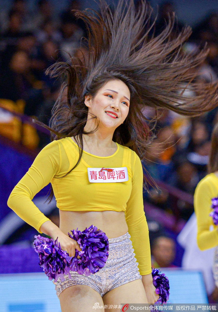 CBA第12轮篮球宝贝热舞助力