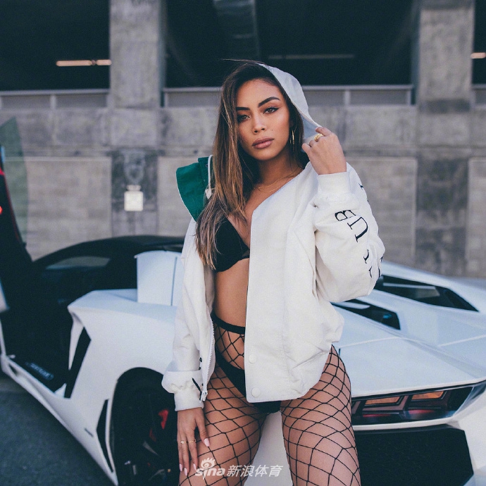 湖人终结者女友美若天仙!他这双手不只可以打篮球