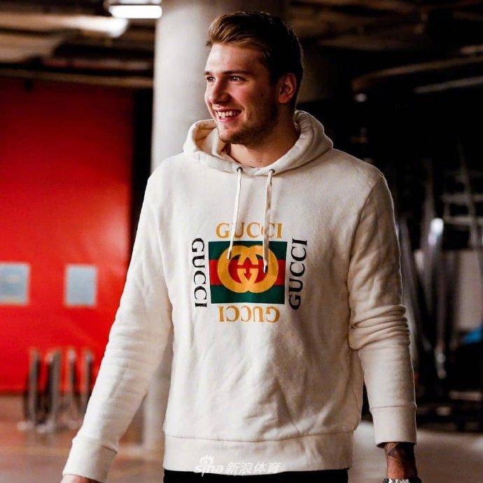 球技好颜值高火爆全球！欧洲“美队”东契奇真的很能打