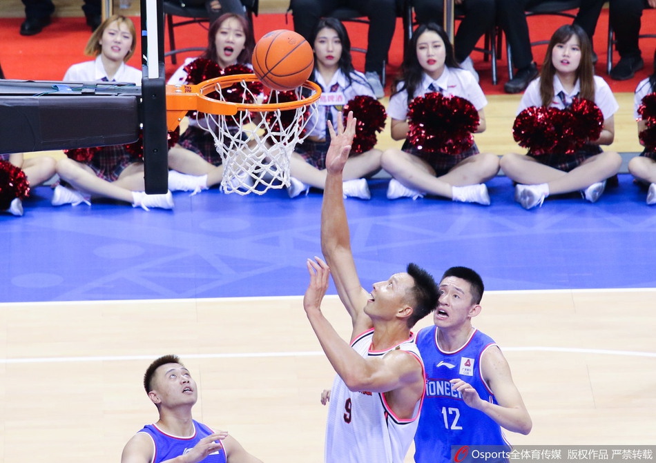 易建联超越朱芳雨加冕CBA历史得分王