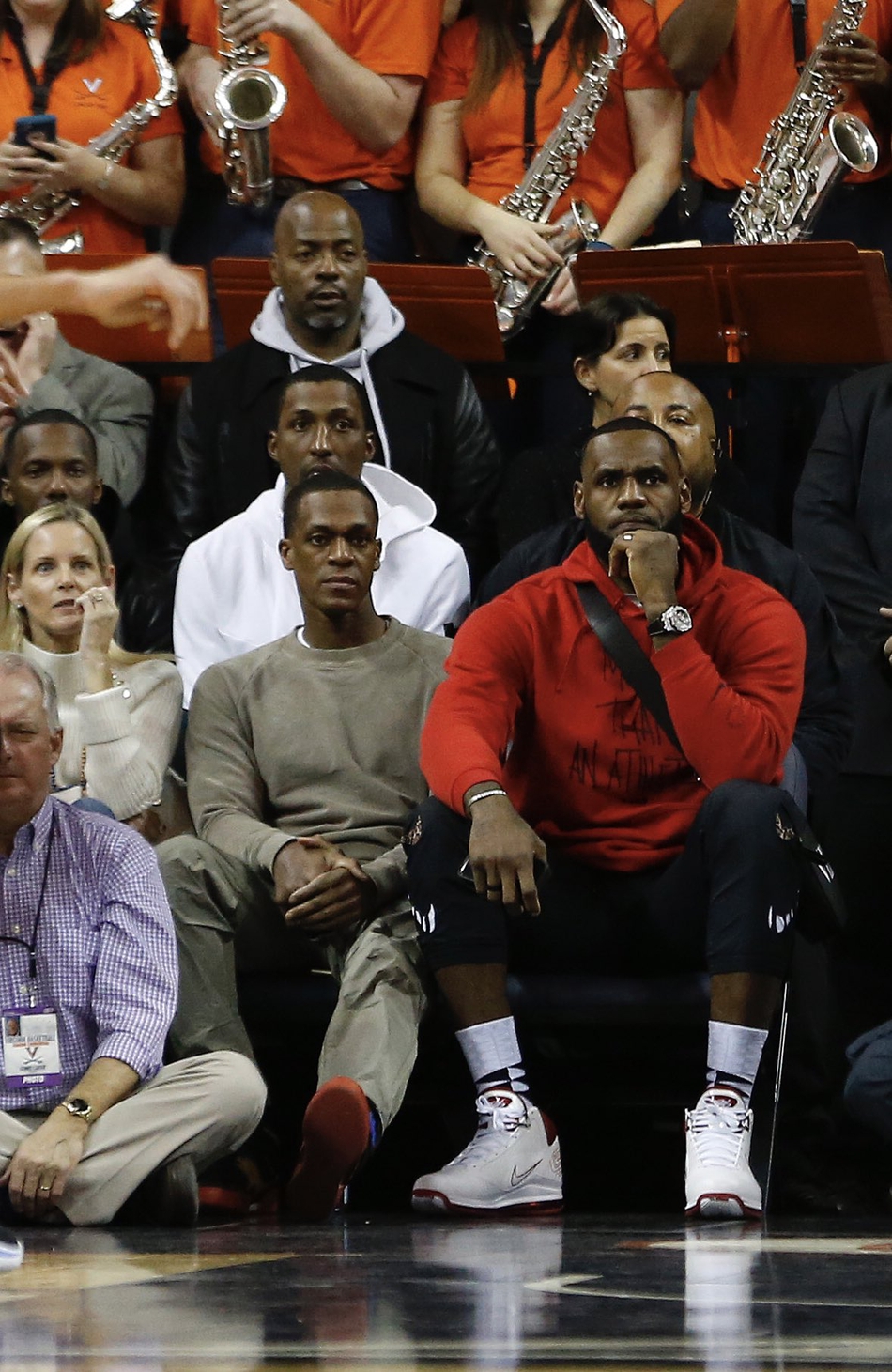 詹姆斯隆多助力锡安-威廉姆森 湖人要争状元了？