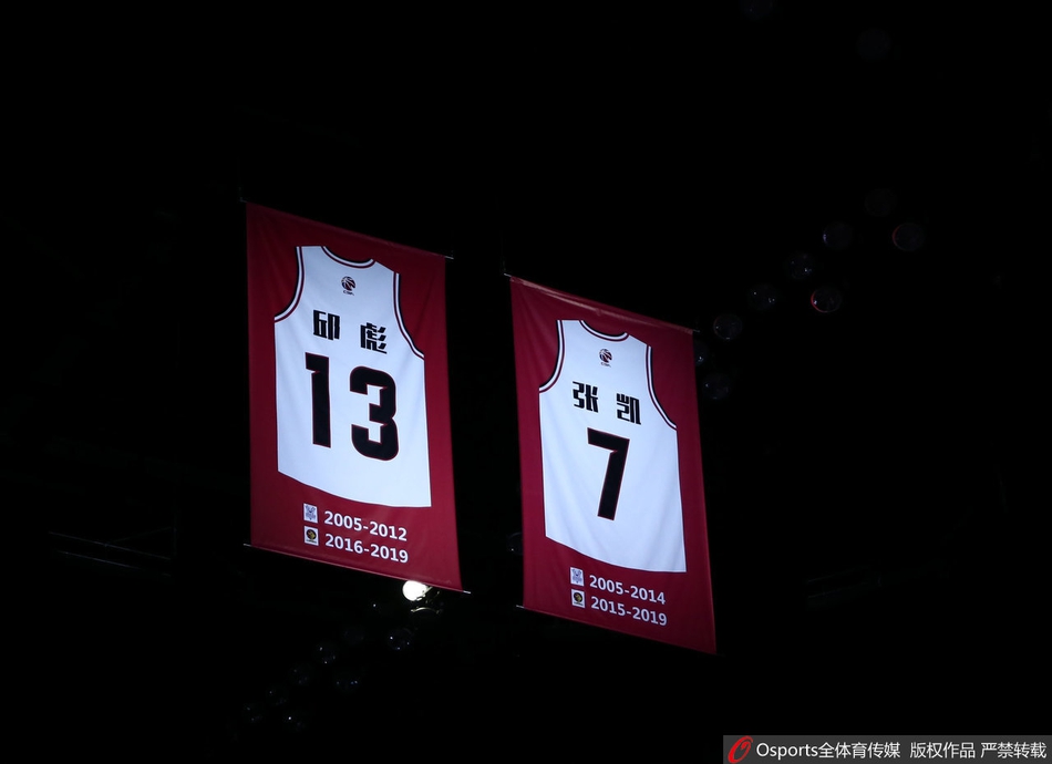 邱彪张凯退役仪式 功勋老将挥手告别