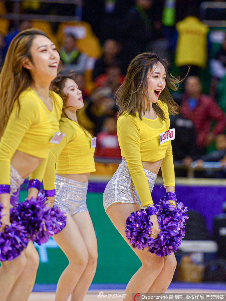 CBA第12轮篮球宝贝热舞助力