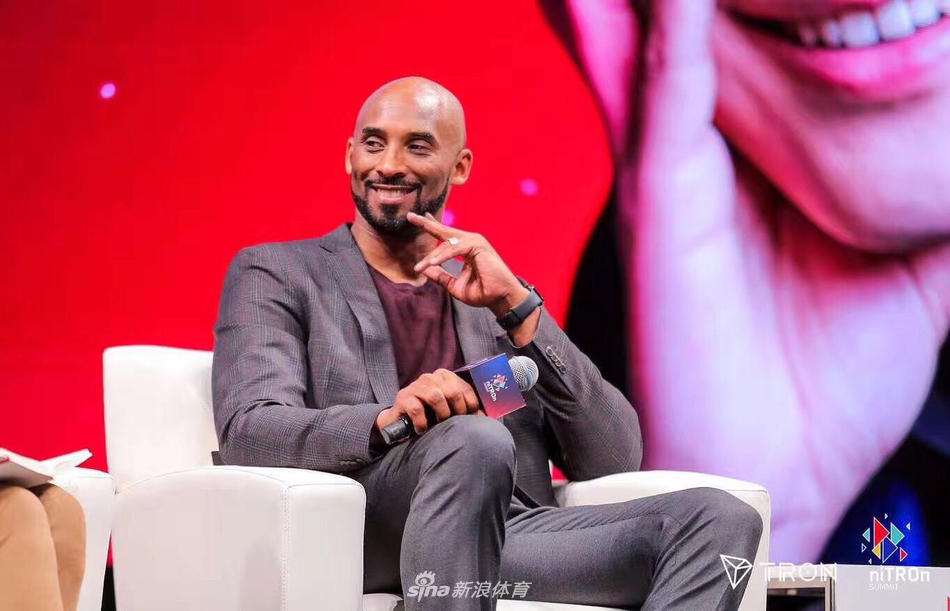 霸道总裁上线！著名CEO科比跨界访谈 身材瘦成闪电