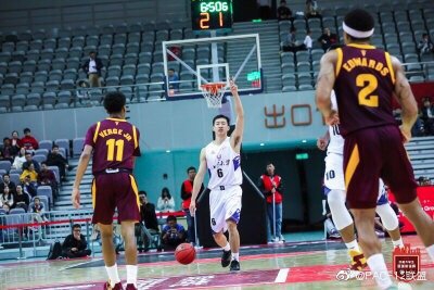 北大苏大联队64-113不敌亚利桑那州立大学。