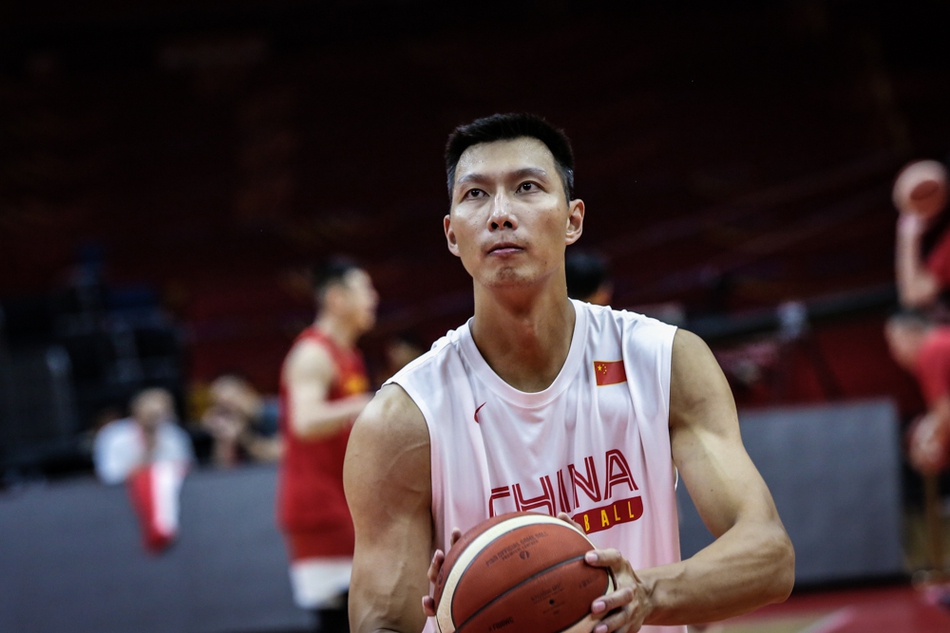 易建联跳投训练