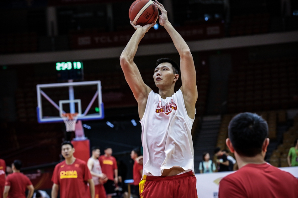 恢复在即！周琦周鹏现身男篮媒体公开课