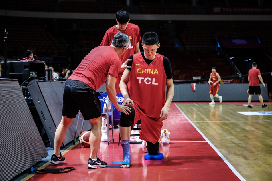 周鹏积极进行恢复训练