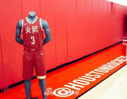 火箭祥云版新春球衣登场！中文战袍惊艳全美