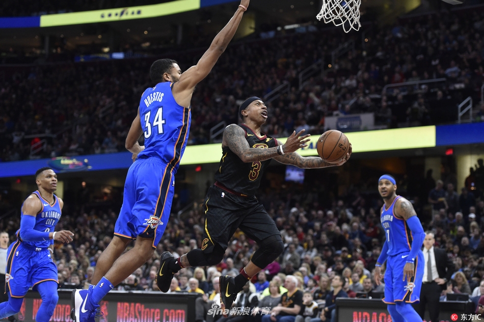 小托马斯拉杆上篮