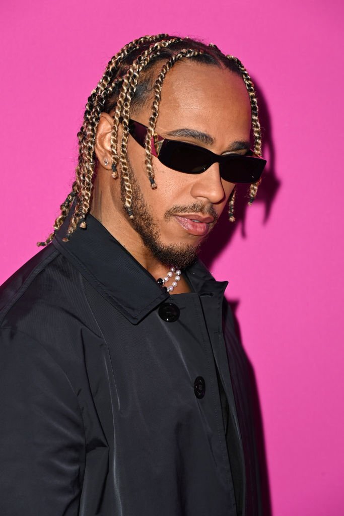 图集-汉密尔顿现身巴黎秋冬时装周_高清图集_新浪网