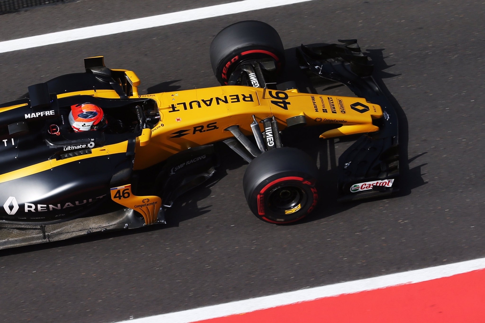 库比卡测试雷诺rs17