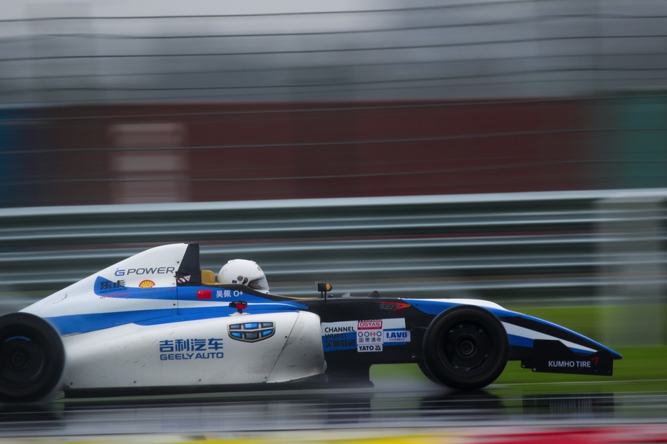 国际汽联f4宁波站赛况