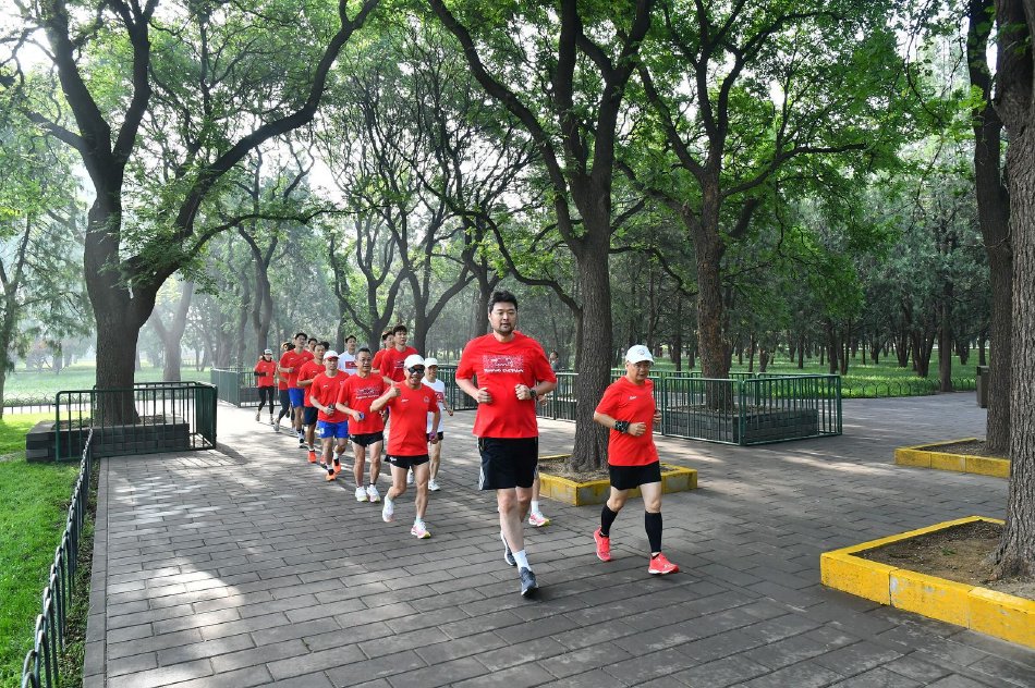 北汽男排今日开跑 天坛吉象祝福六一