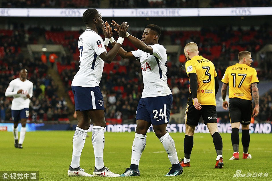 奥里耶+西索科庆祝