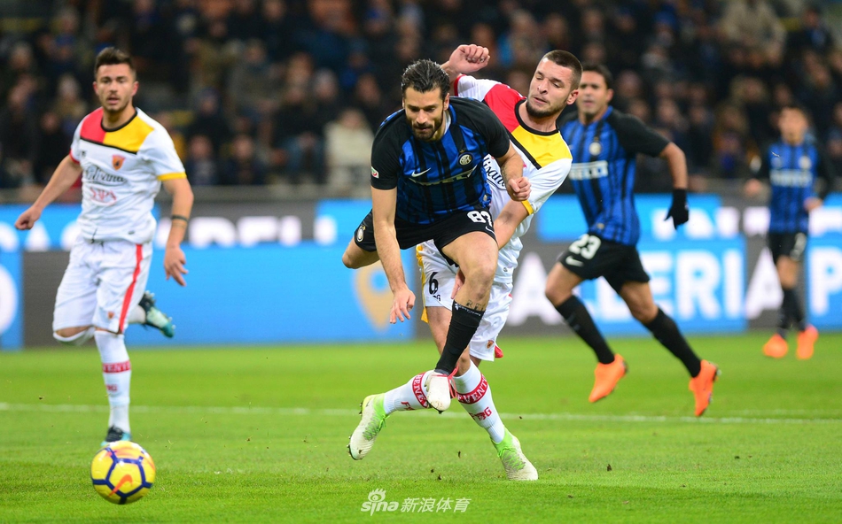 坎德雷瓦被放倒