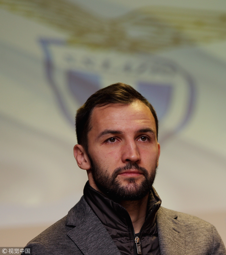 拉齐奥进学校 蓝鹰大鹏展翅