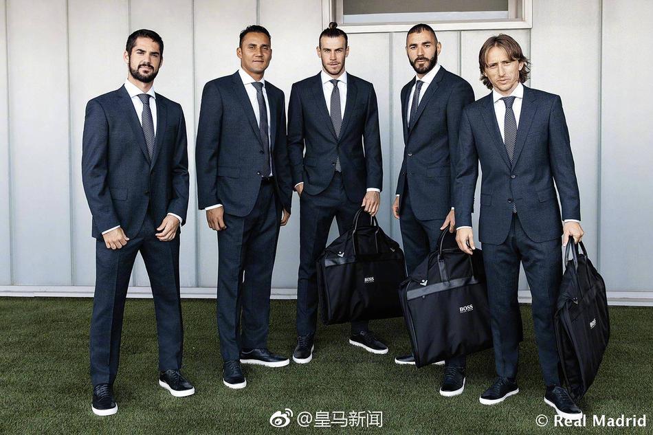 太帅了！皇马众星穿上帅气西装