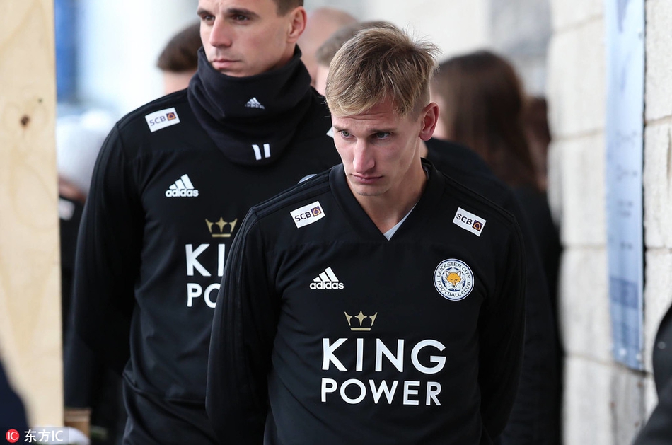 瓦尔迪等莱斯特球员悼念老板