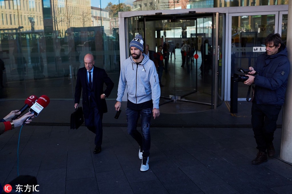 皮克现身法庭 遭罚款4.8万欧元