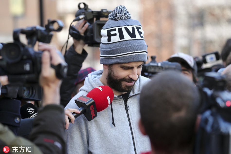 皮克现身法庭 遭罚款4.8万欧元