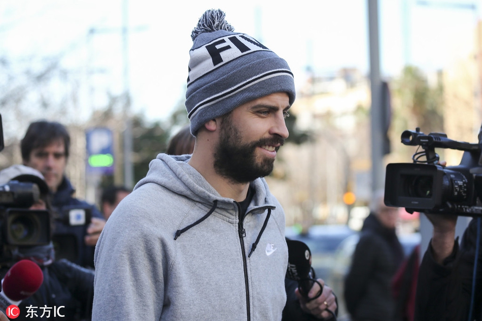 皮克现身法庭 遭罚款4.8万欧元