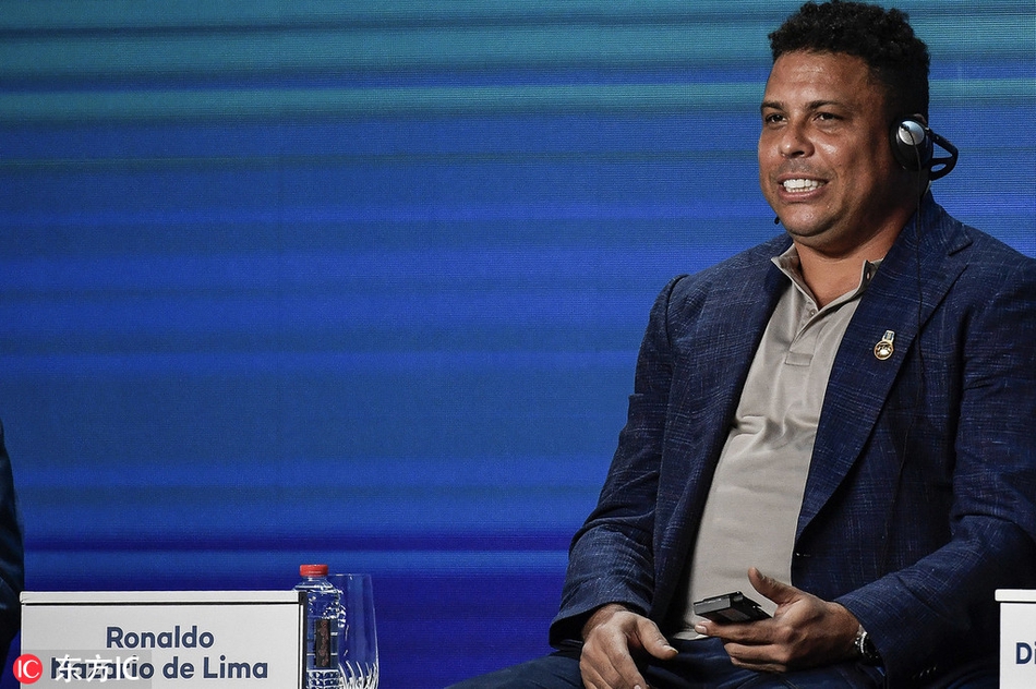 罗纳尔多加图索上活动贴面热聊