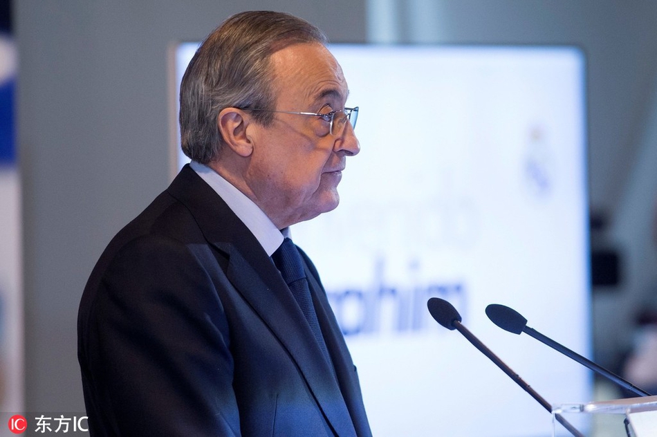 皇马新援正式亮相 披21号球衣