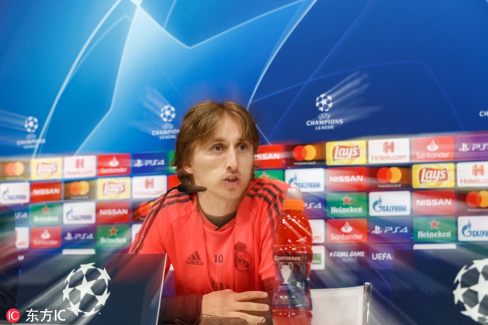 莫德里奇发布会贡献表情包