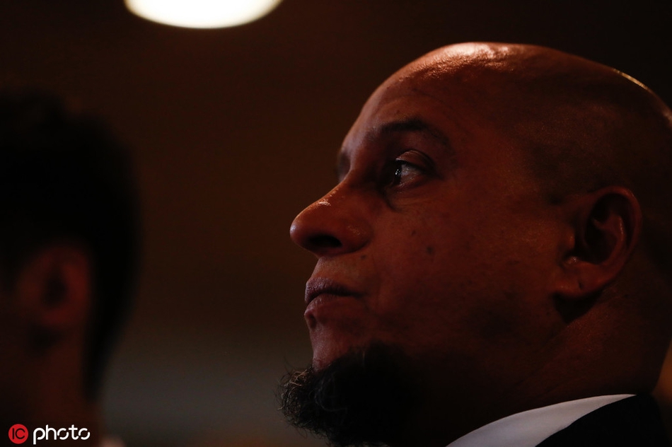 皇马切尔西传奇出席发布会