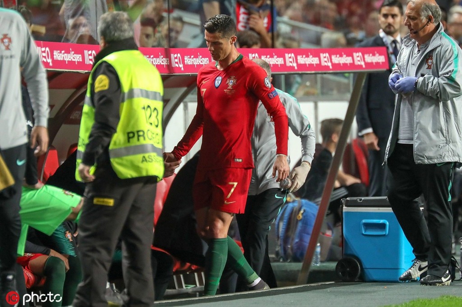 C罗国家队伤退全程跟踪