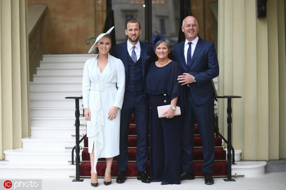 凯恩授勋MBE大英帝国员佐勋章