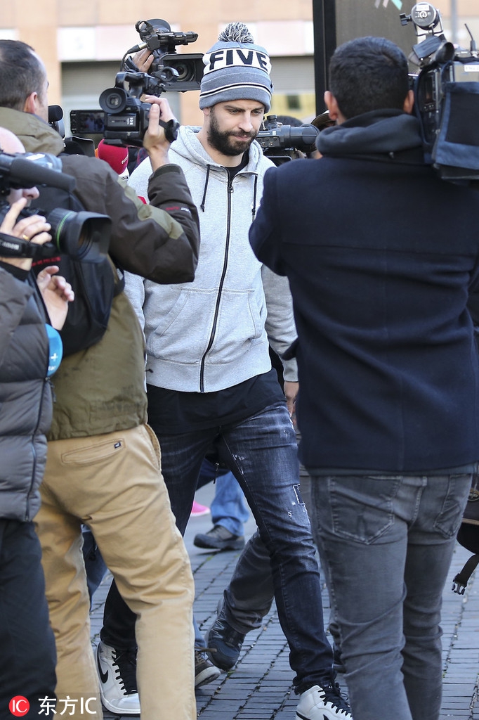 皮克现身法庭 遭罚款4.8万欧元