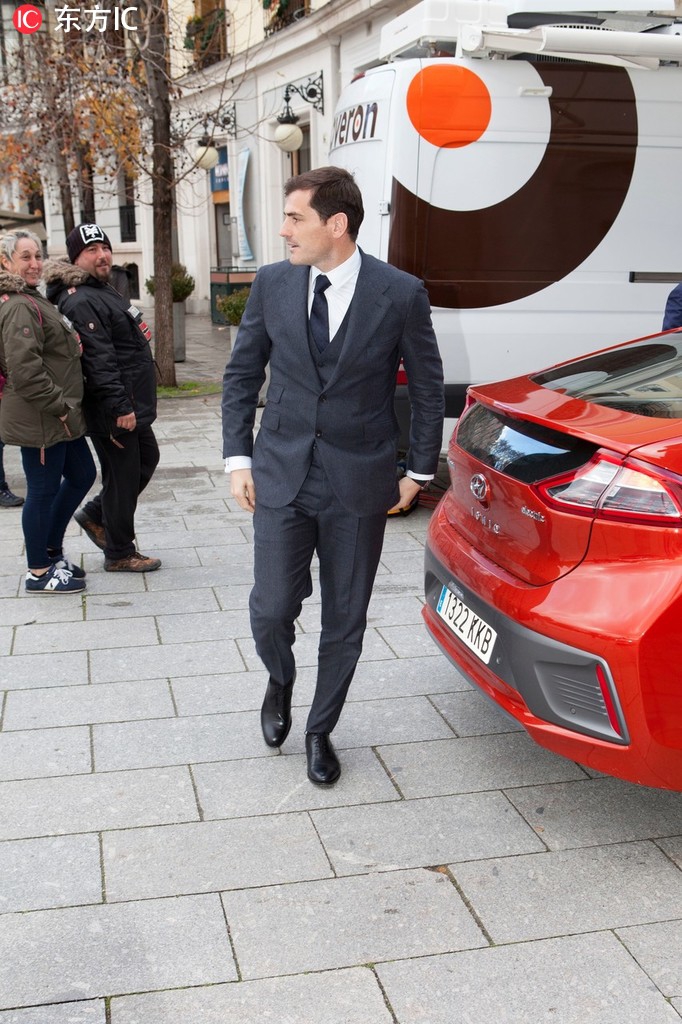 马卡报80周年庆 卡西现身祝贺