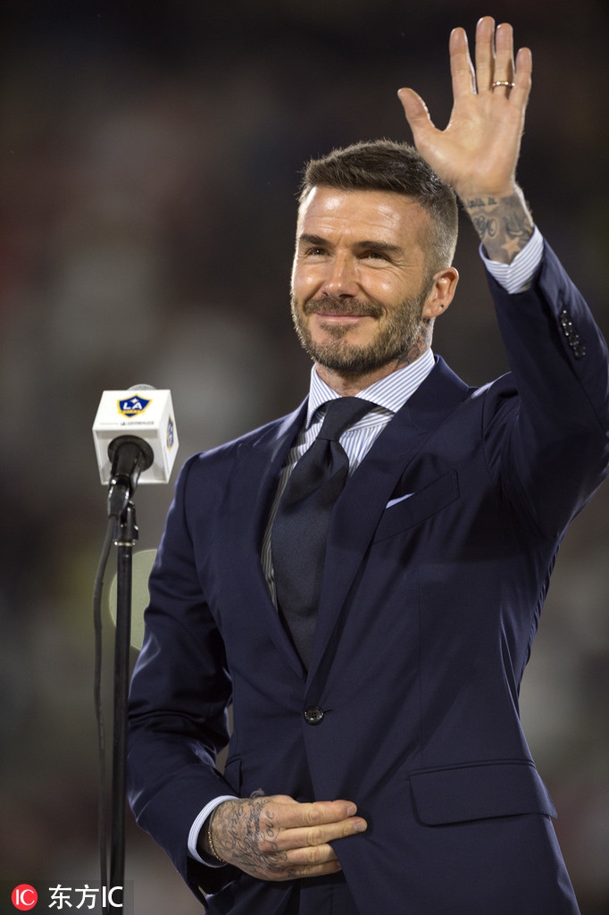 贝克汉姆帅气亮相银河揭幕战