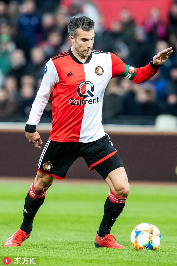 范佩西戴帽收获生涯联赛200球