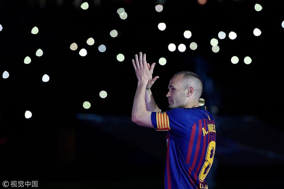 巴萨告别战伊涅斯塔深情泪别