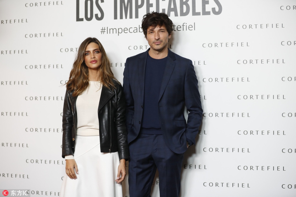 [花边社]卡西娇妻撩发真动人