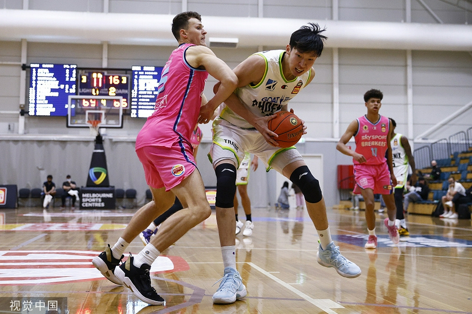 周琦第三战10分9篮板2盖帽