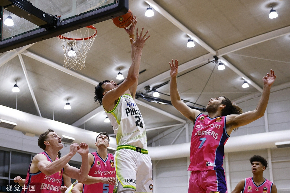 周琦第三战10分9篮板2盖帽