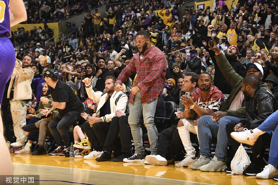 [NBA]湖人107-101险胜爵士 詹姆斯33分