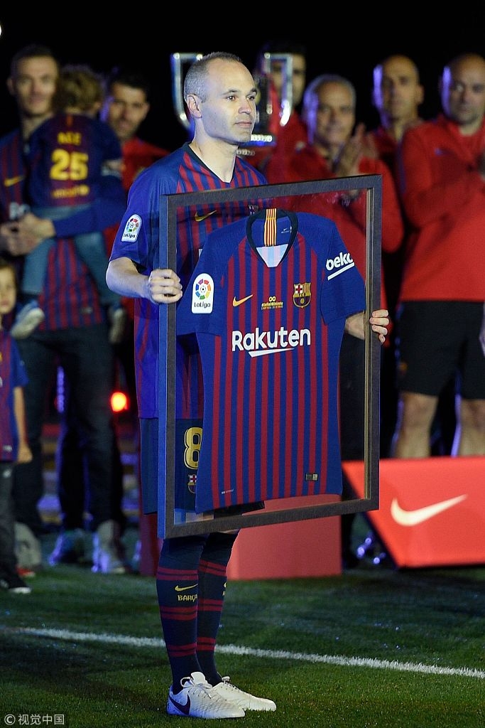 巴萨告别战伊涅斯塔深情泪别