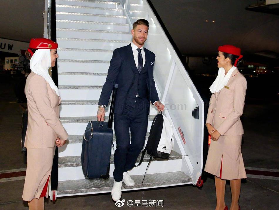 皇马全队抵达阿布扎比