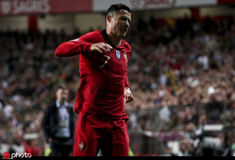 C罗国家队伤退全程跟踪