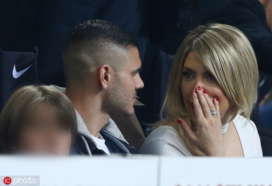 国米输球 伊卡尔迪携娇妻观战