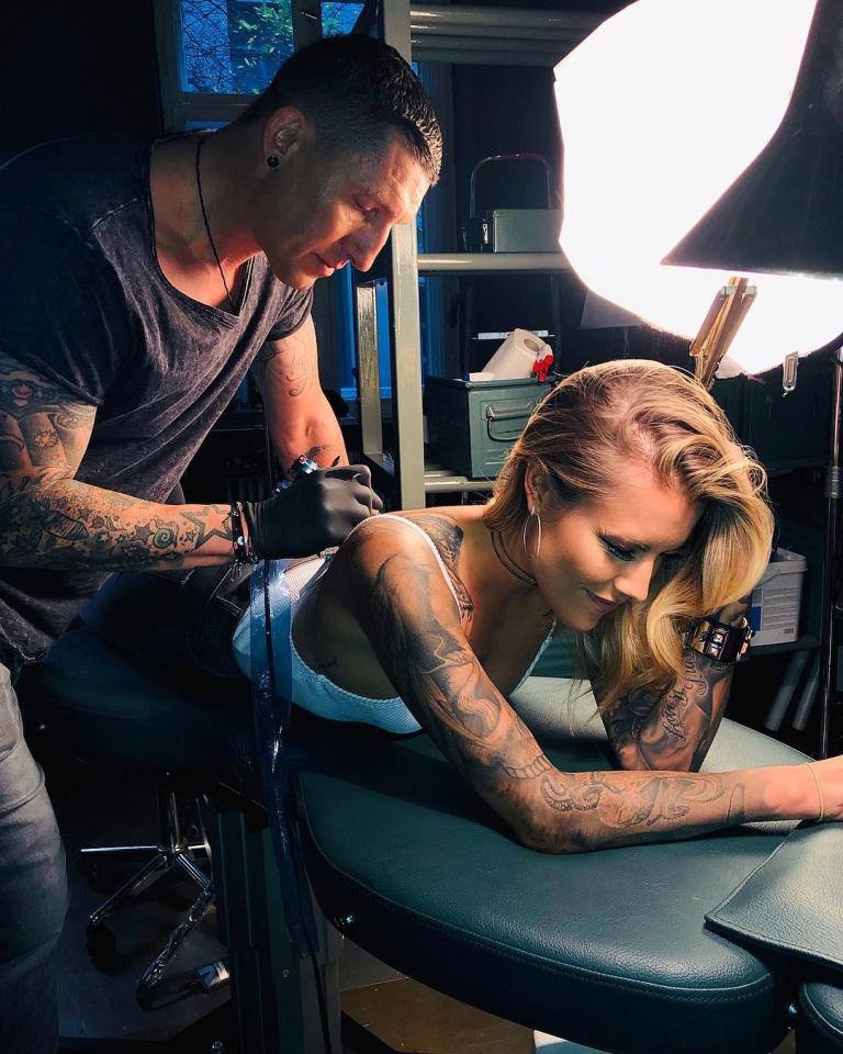 前利物浦灾星又擒获美人