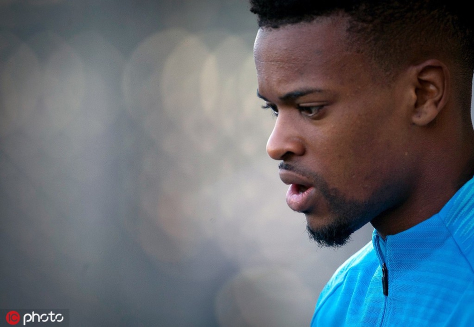 巴萨训练备战 梅西若有所思