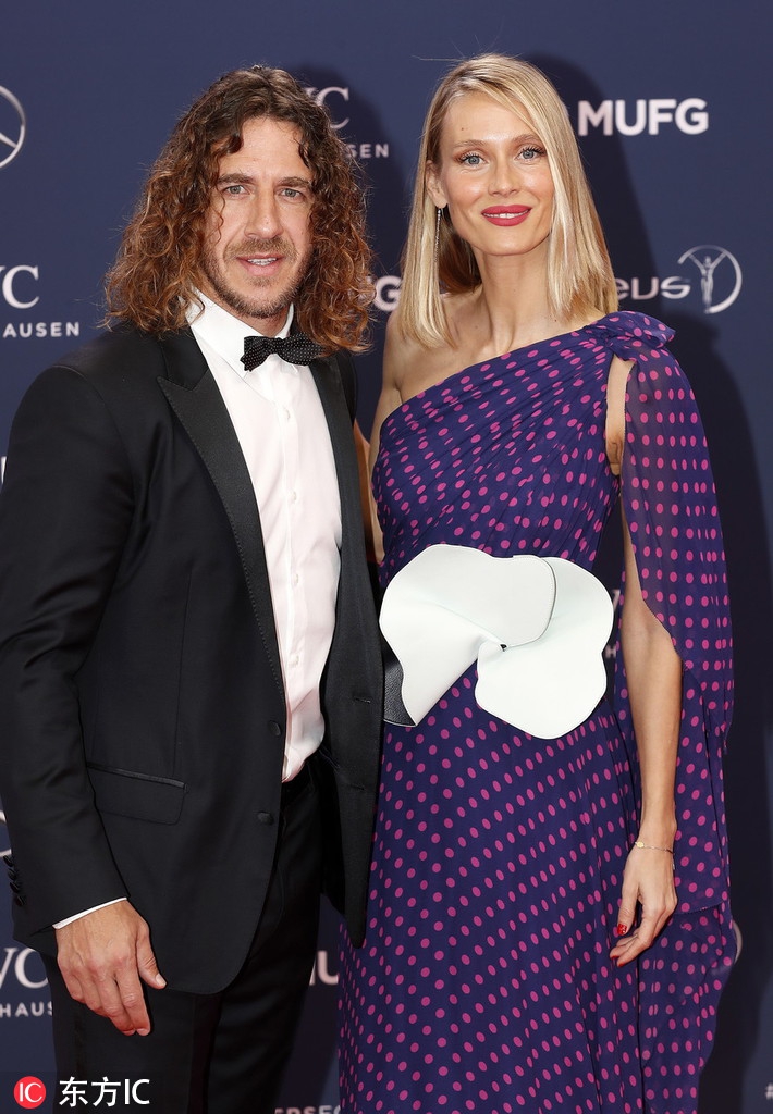 普约尔携夫人参加奖颁奖典礼