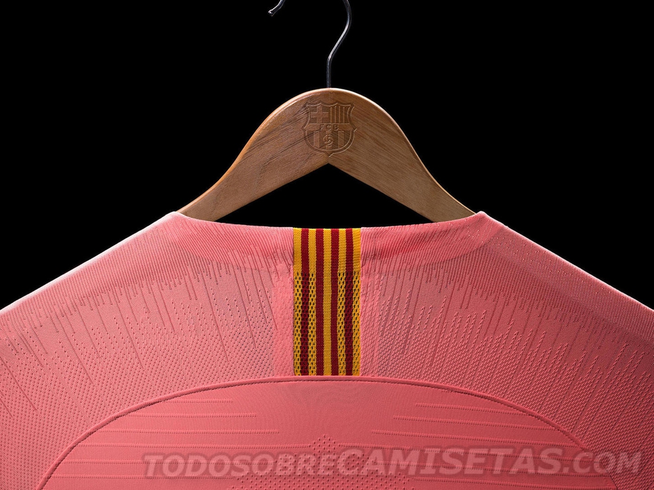 粉！巴萨第二客场球衣发布