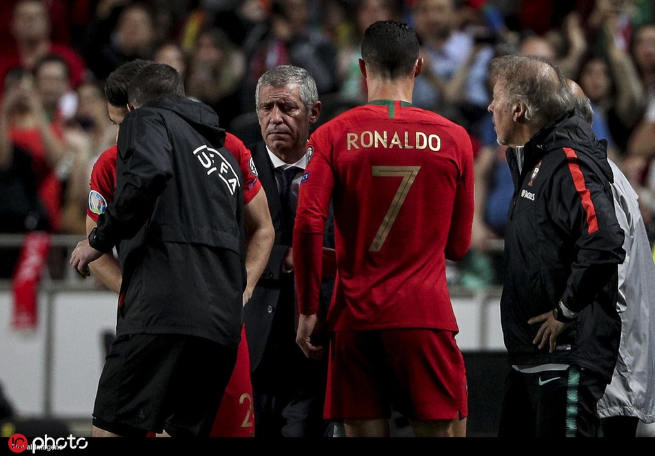 C罗国家队伤退全程跟踪